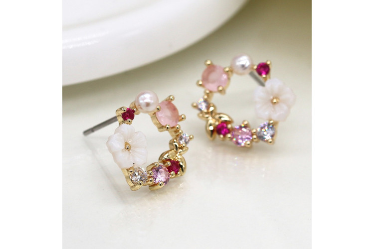 Golden shell and crystal wreath earrings
