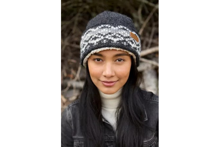 Icelandic Beanie-Charcoal