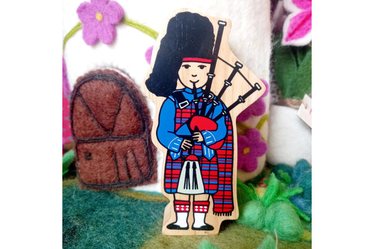 Lanka Kade Scottish Highland piper