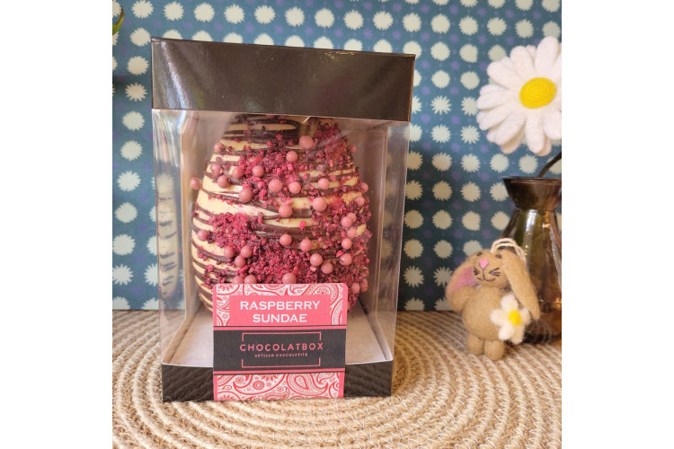 Milk & White Belgian Chocolate Easter Egg with Raspberry Sundae 220g