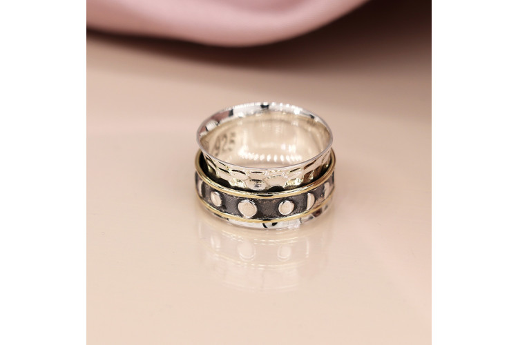 POM Sterling silver spinning ring with lunar cycle band